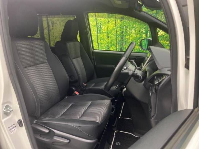 Toyota VOXY HYBRID 2019-10 191723-8