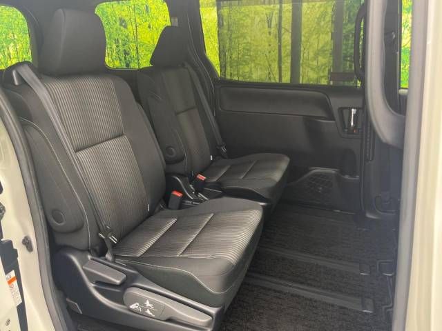 Toyota VOXY HYBRID 2019-10 191723-9