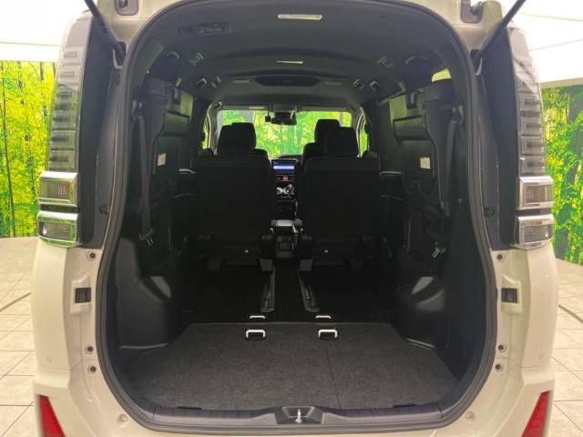 Toyota VOXY HYBRID 2019-10 191723-11