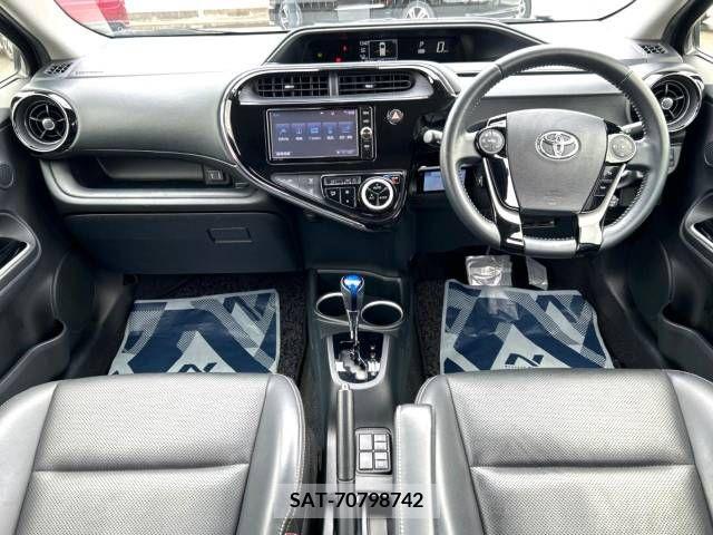 Toyota AQUA 2017-11 260556-1