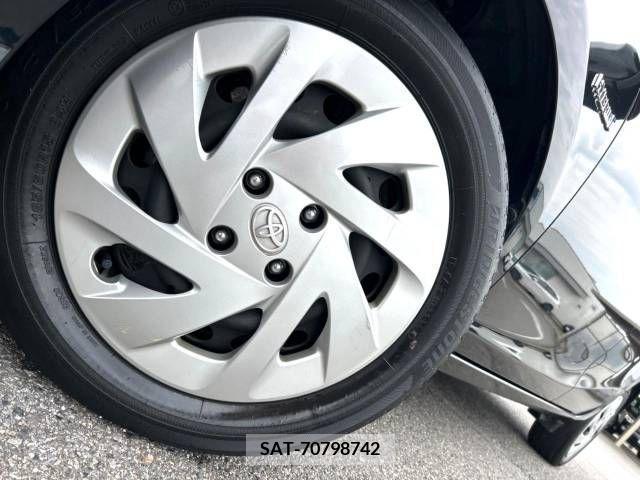 Toyota AQUA 2017-11 260556-16