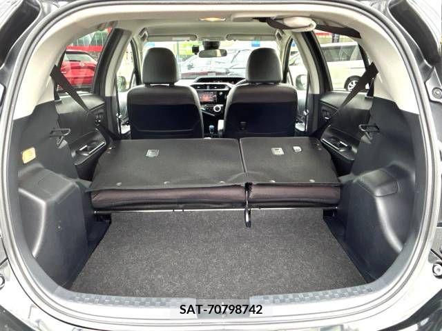 Toyota AQUA 2017-11 260556-14