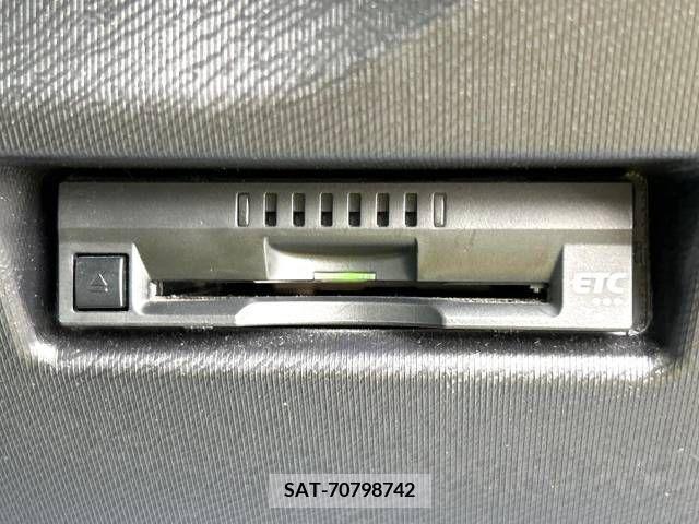 Toyota AQUA 2017-11 260556-10