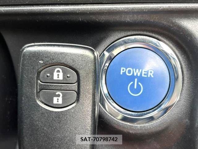 Toyota AQUA 2017-11 260556-8
