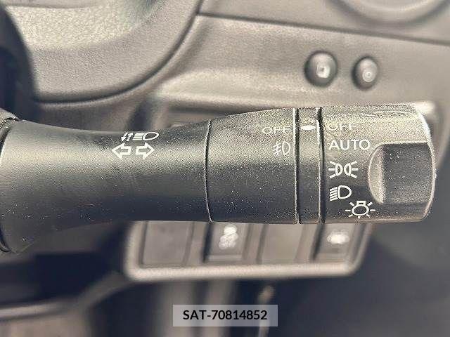 Nissan NOTE 2019-04 280869-6