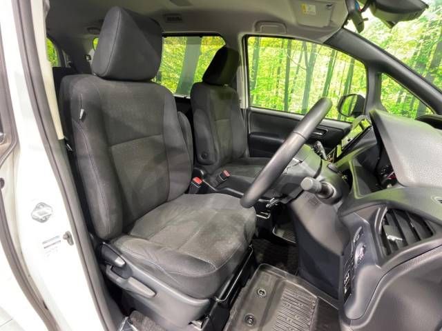 Toyota NOAH 2016-11 18537-7