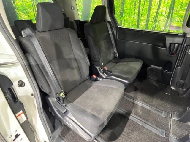 Toyota NOAH 2016-11 18537-8
