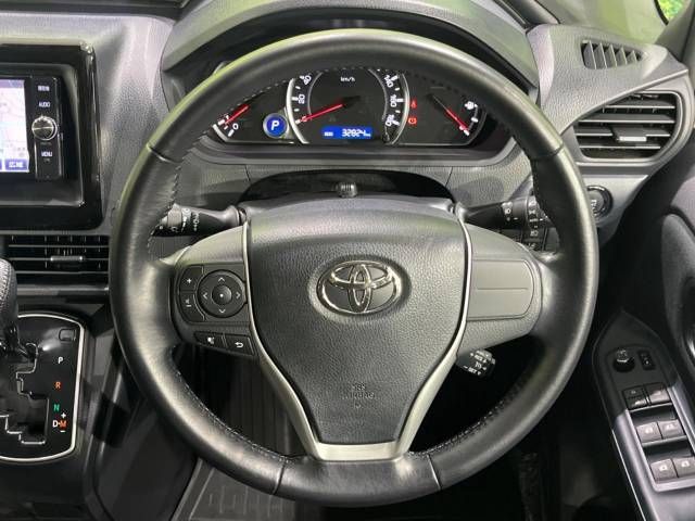 Toyota NOAH 2016-11 18537-11