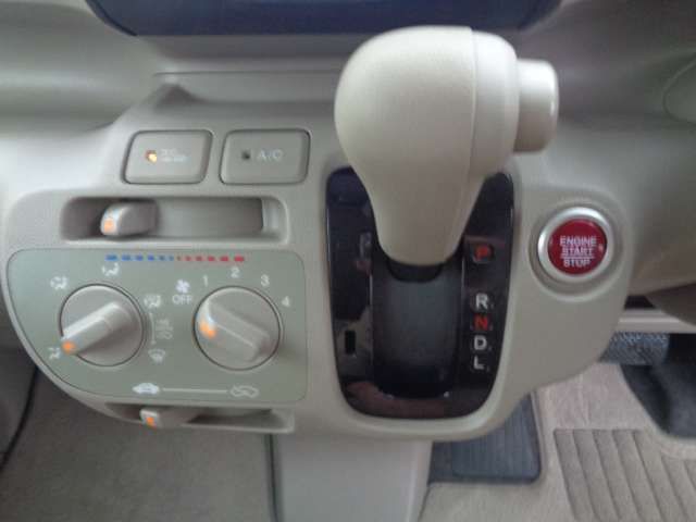 Honda N BOX 2012-03 7401-9