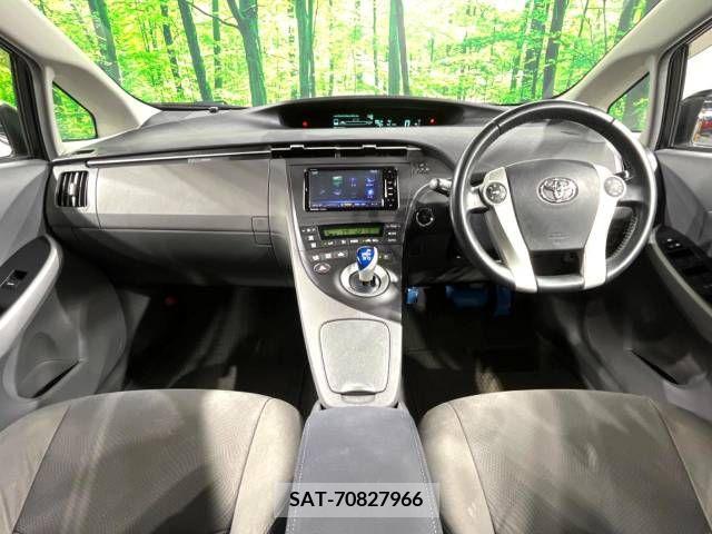 Toyota PRIUS 2011-09 366339-1