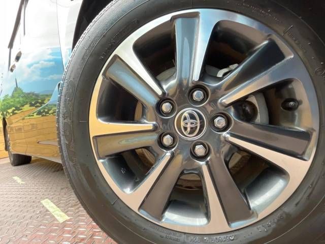 Toyota VOXY 2019-11 27552-17