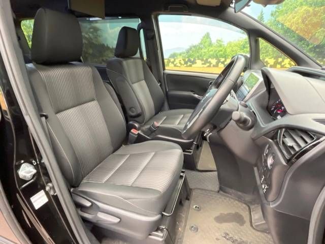 Toyota VOXY 2019-11 27552-7