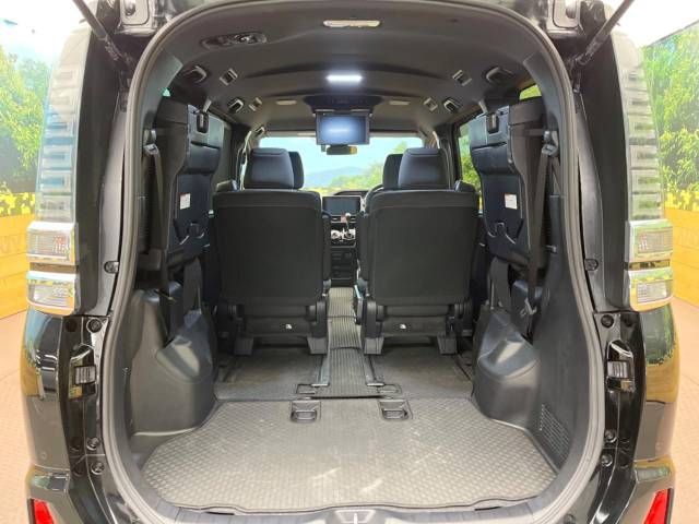 Toyota VOXY 2019-11 27552-11