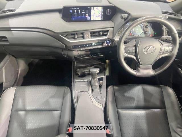 Lexus UX 2019-03 275935-1