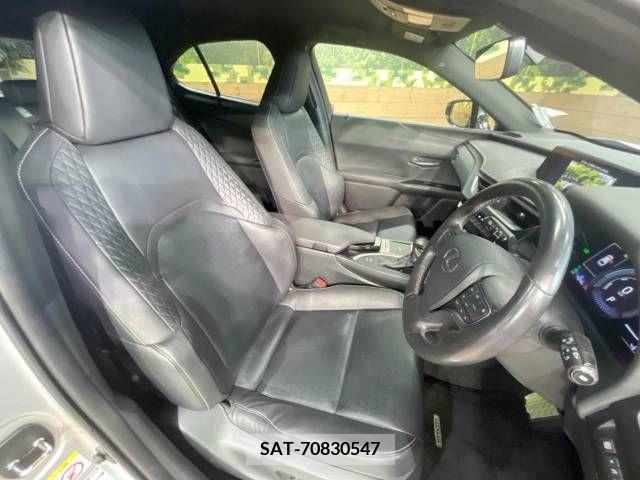 Lexus UX 2019-03 275935-9