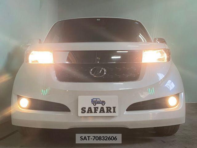 Toyota BB 2013-10 261637-9