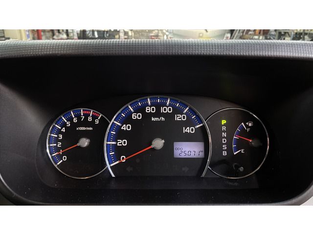 Toyota PIXIS SPACE 2012-11 21582-10