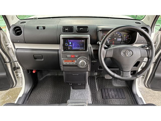 Toyota PIXIS SPACE 2012-11 21582-8