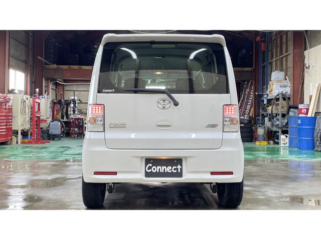 Toyota PIXIS SPACE 2012-11 21582-5