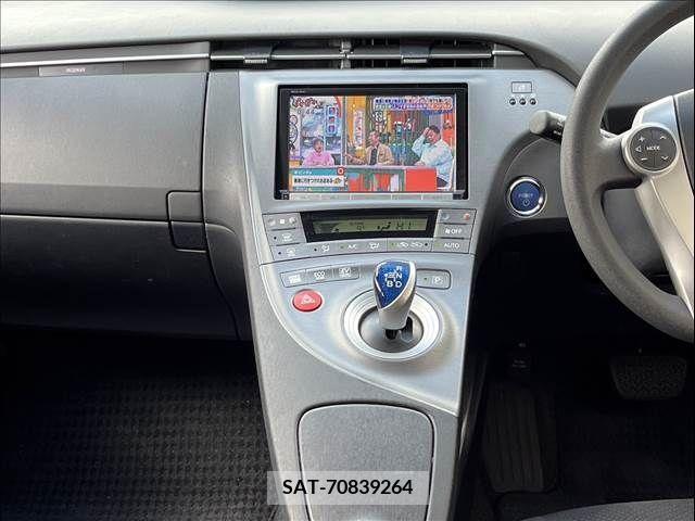 Toyota PRIUS 2015-01 218205-6
