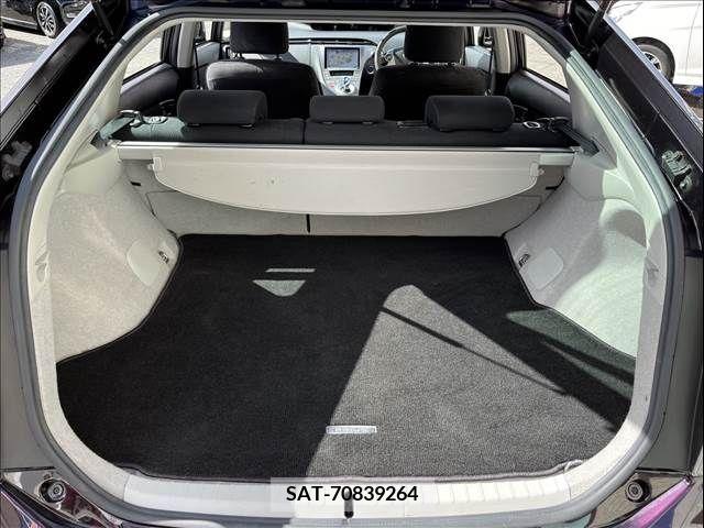 Toyota PRIUS 2015-01 218205-12