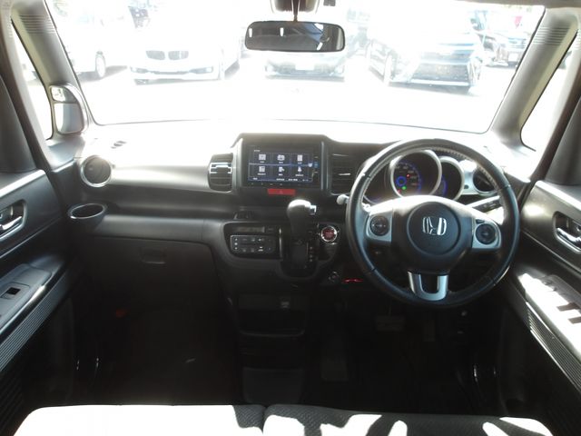 Honda N BOX SLASH 2016-05 9065-6