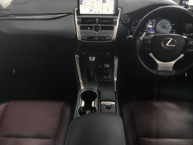 Lexus NX 2018-08 191787-2