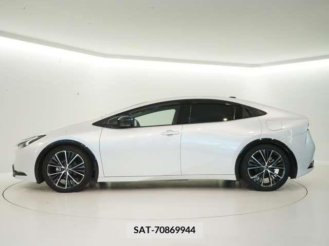 Toyota PRIUS 2023-02 335905-1