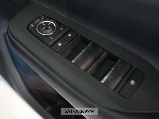 Toyota PRIUS 2023-02 335905-17