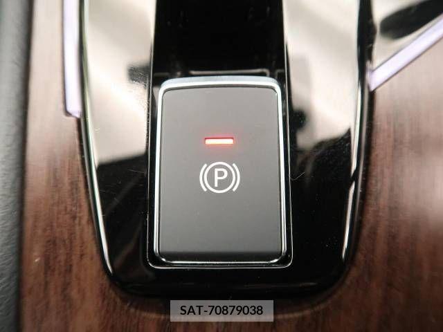 Nissan AURA 2023-06 225748-5