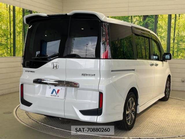 Honda e 2015-08 330919-17