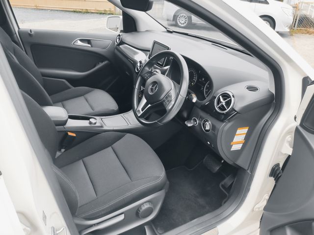 Mercedes Benz B-CLASS 2014-10 22756-11