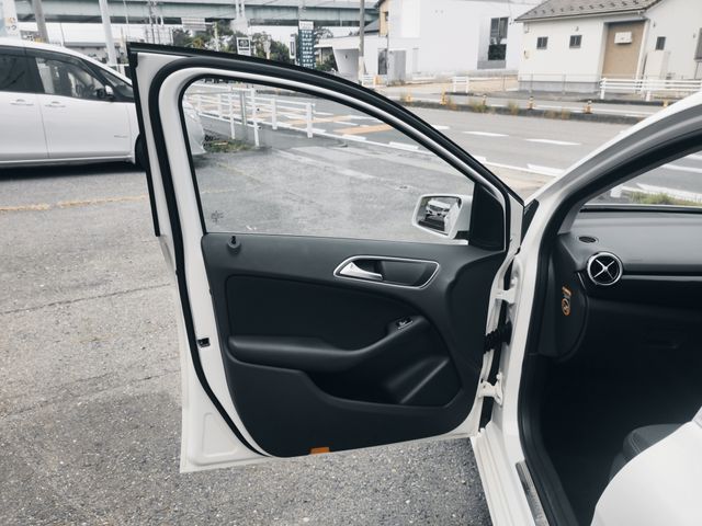 Mercedes Benz B-CLASS 2014-10 22756-21