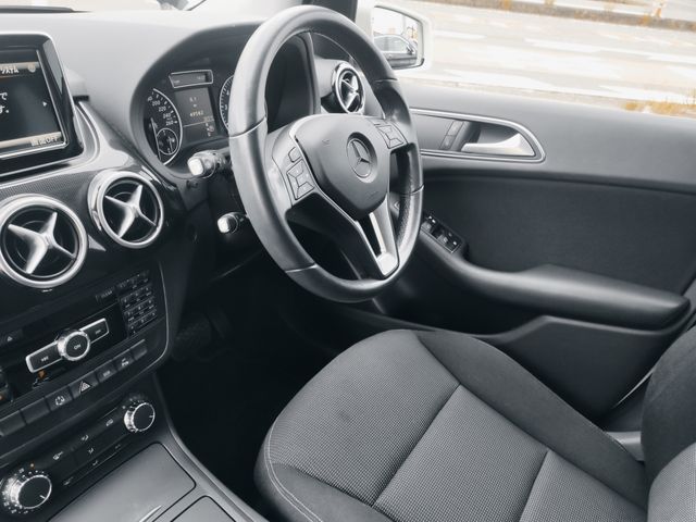 Mercedes Benz B-CLASS 2014-10 22756-14