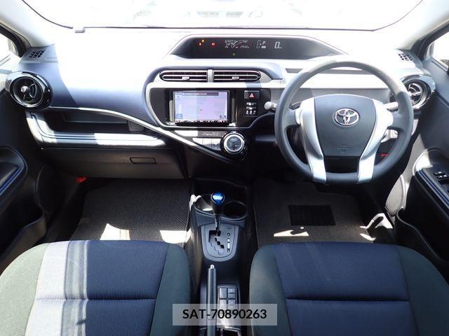 Toyota AQUA 2017-03 314291-1
