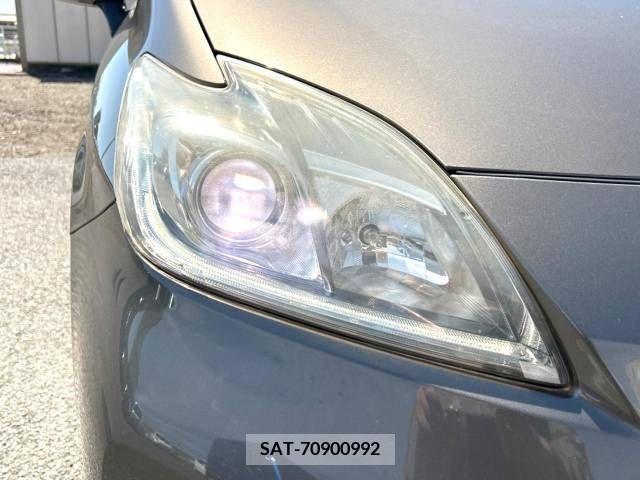 Toyota PRIUS 2013-12 284163-11