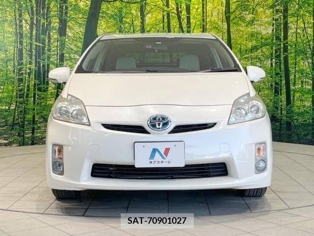 Toyota PRIUS 2011-01 379089-14