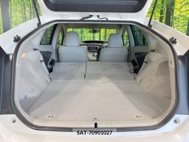 Toyota PRIUS 2011-01 379089-10