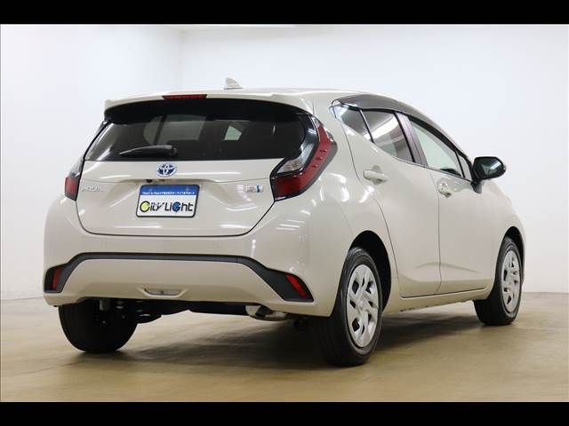 Toyota AQUA 2023-05 13052-18