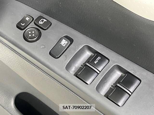Nissan MOCO 2011-08 364083-7