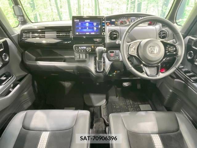 Honda N BOX 2022-01 243957-1