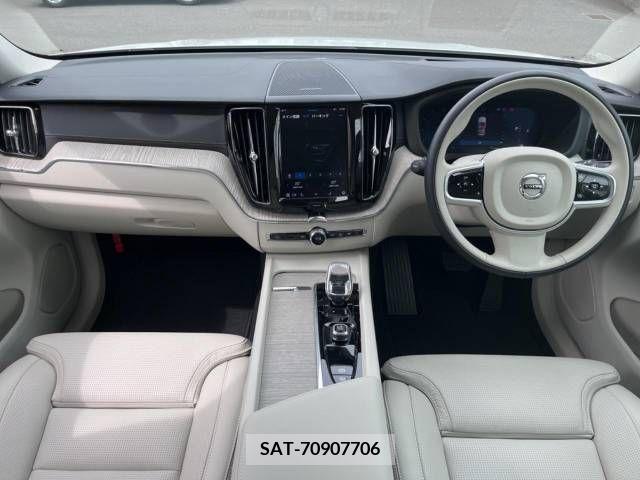 Volvo XC60 2022-09 320606-1