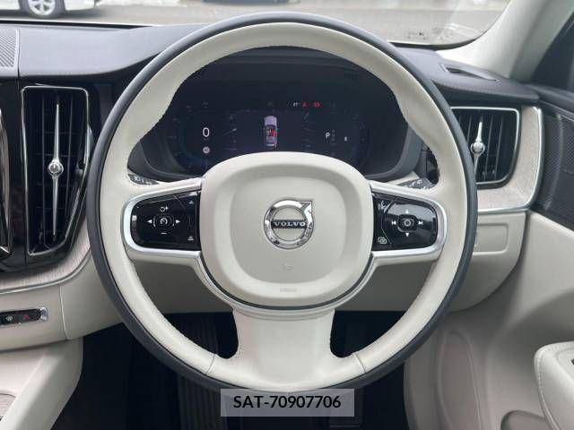 Volvo XC60 2022-09 320606-10