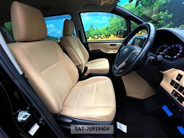 Toyota NOAH 2015-07 255235-7