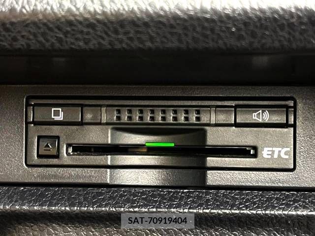 Toyota NOAH 2015-07 255235-6