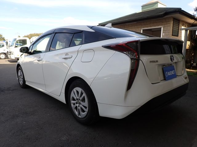 Toyota PRIUS 2017-11 189125-2