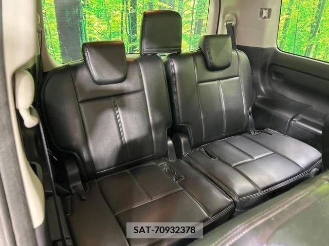 Toyota NOAH 2016-06 345044-9