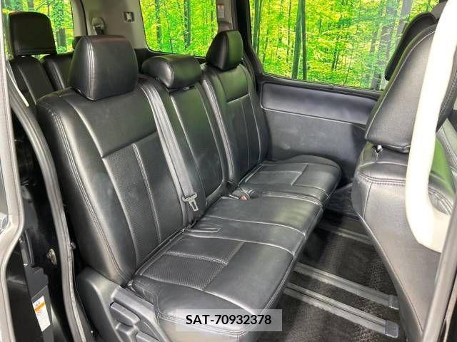 Toyota NOAH 2016-06 345044-8