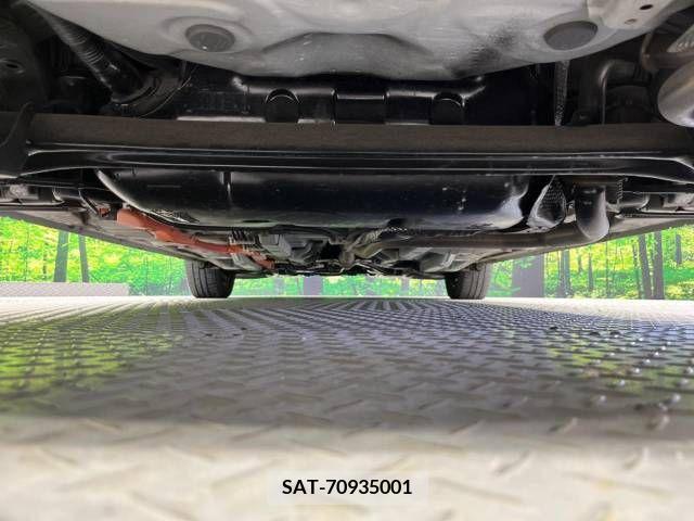 Toyota AQUA 2015-04 243392-19