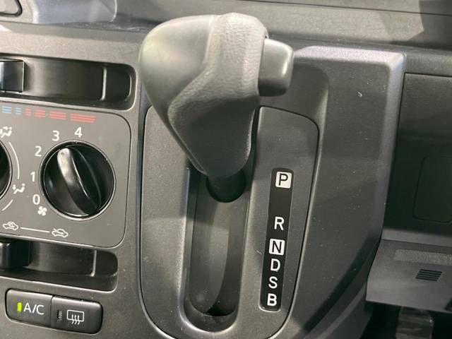 Daihatsu WAKE 2014-11 15972-5
